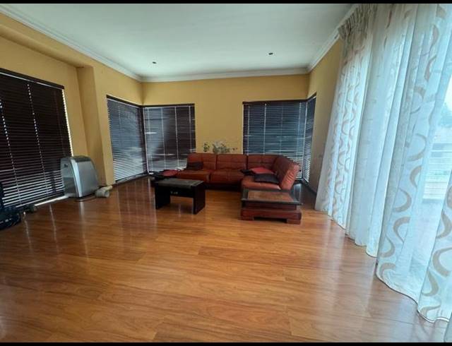 4 BEDROOM HOUSE FOR SALE IN THREE RIVERS EAST